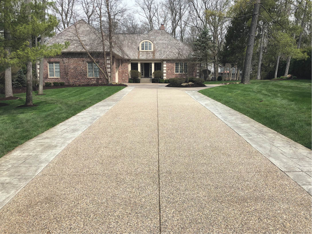 Concrete Sealer Clear Penetrating Waterproofing Spray, The Best Sealant to Seal Your Driveway, Cement Patio Pavers, Brick, Stone or Any Outdoor Hard