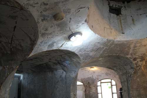 The roof of the underground home made of concrete.